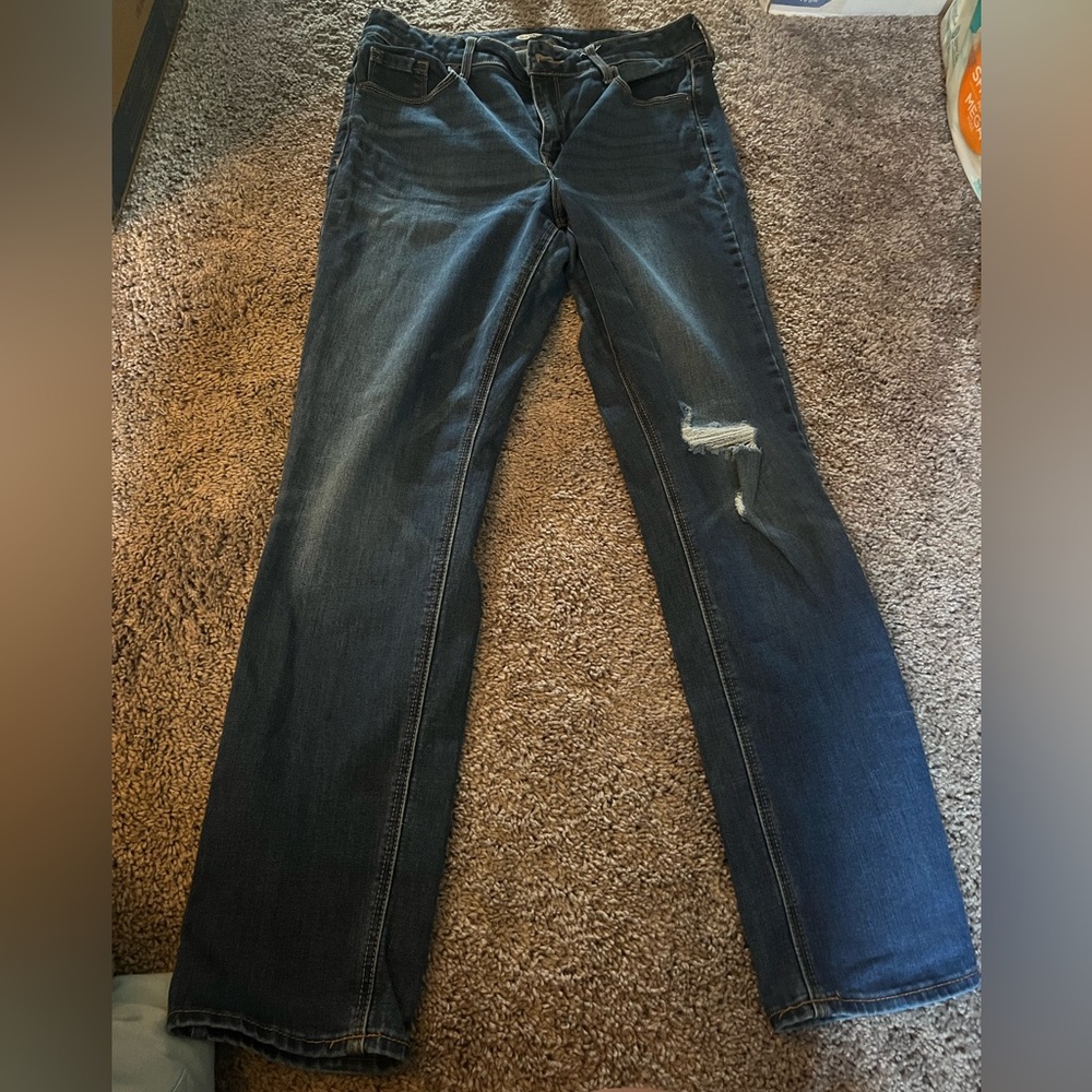Women’s Straight Leg Ripped Jeans